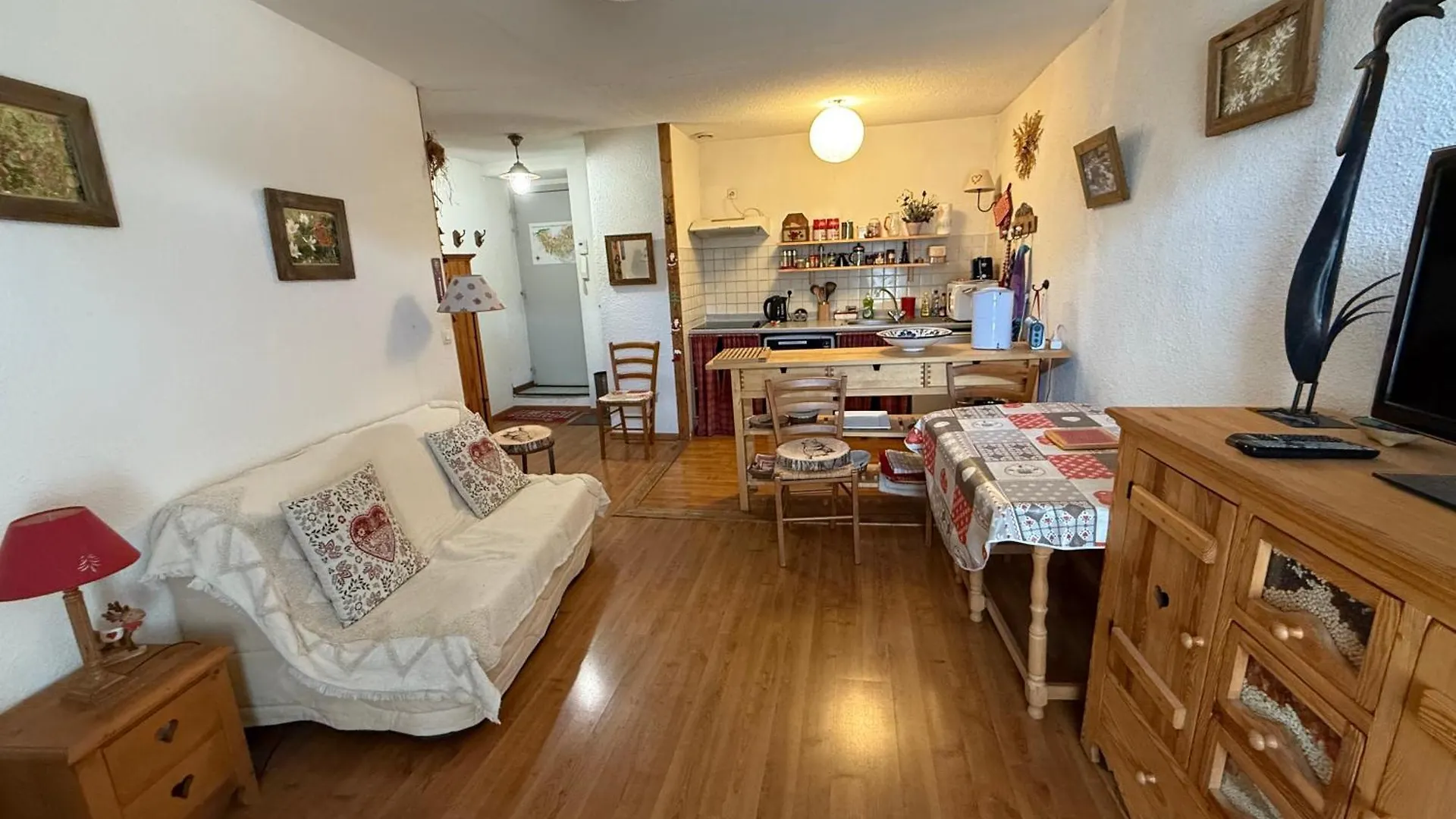 T2 Au Coeur De Barcelonnette Apartment 0*,  France